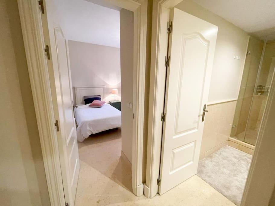 Luxurious 2 Bedroom Apartment With Spa Facilities Benahavis Luaran gambar