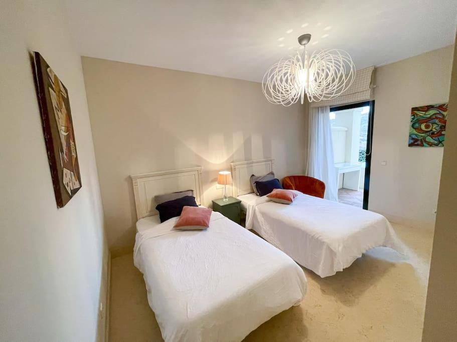 Luxurious 2 Bedroom Apartment With Spa Facilities Benahavis Luaran gambar