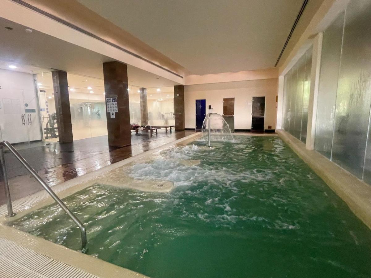 Luxurious 2 Bedroom Apartment With Spa Facilities Benahavis Luaran gambar